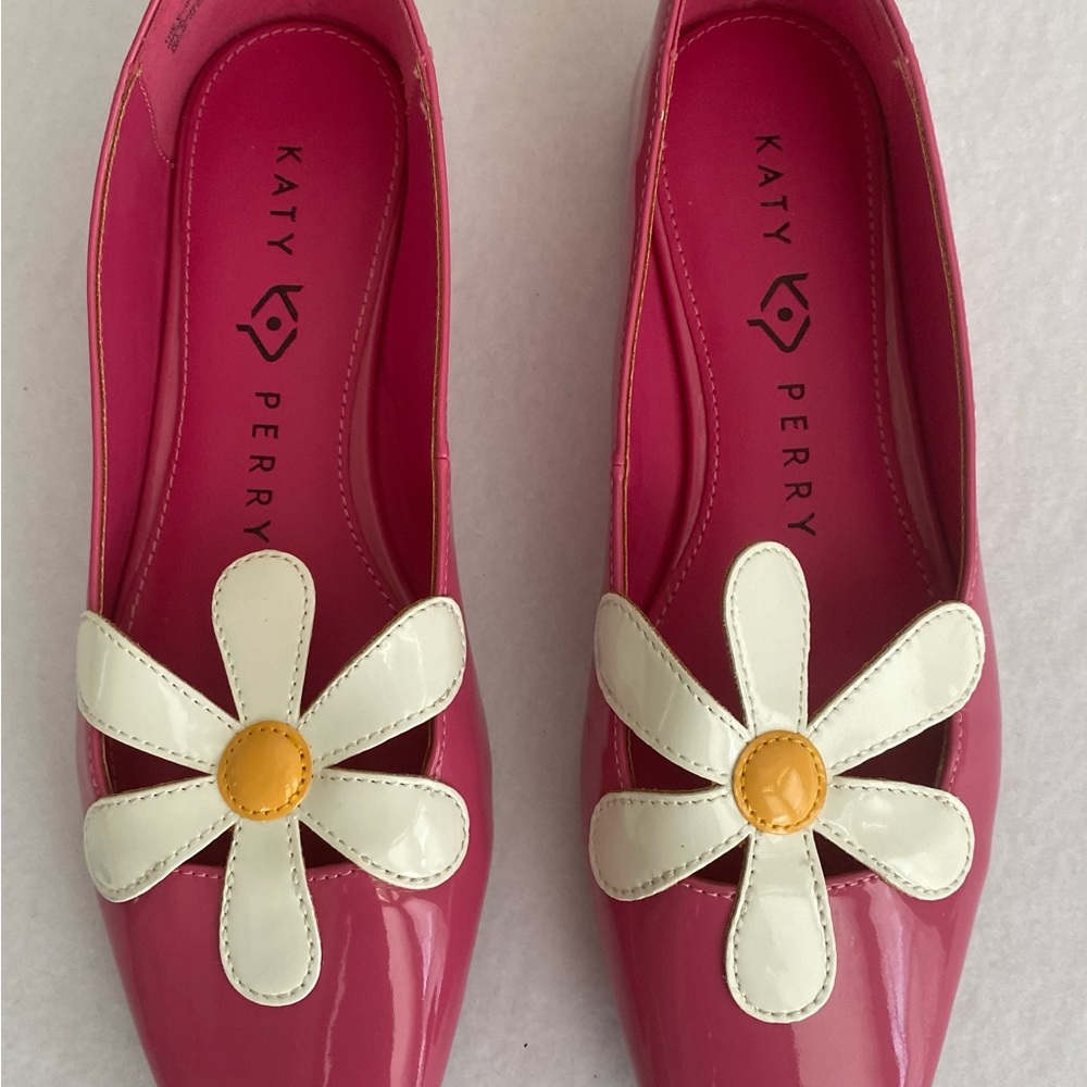 Katy Perry Collections Fuchsia Daisy Flats Size 6M